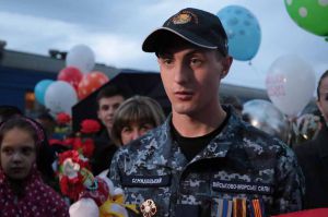 У Сватовому героя зустріли земляки